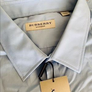 Burberry Men’s light blue dress shirt NWT